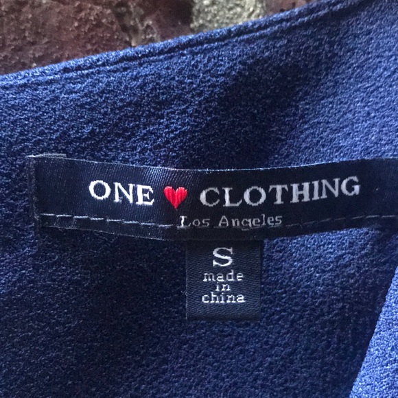 Short Sleeved Dress - Picture 3 of 3